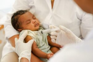 Projeto assegura em lei vacina contra bronquiolite em crianças pelo SUS