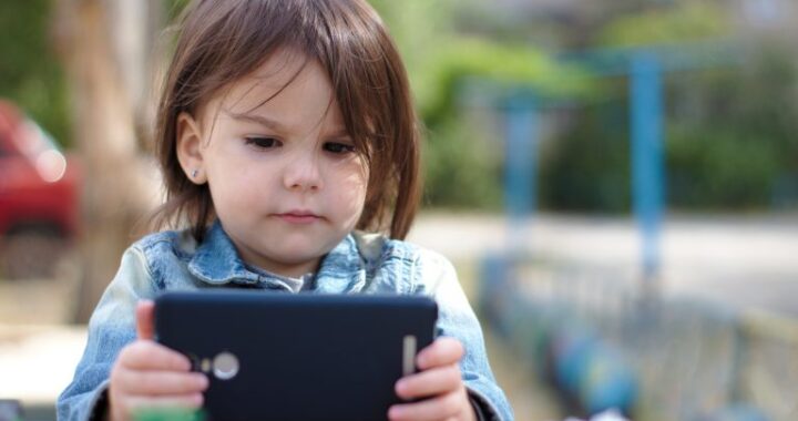 Projeto cria diretrizes de proteção digital e indicador de desenvolvimento para a primeira infância