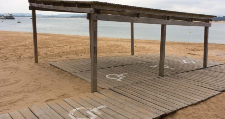 Projeto cria política de infraestrutura familiar nas praias