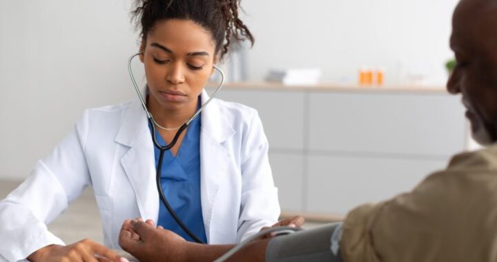 Projeto obriga hospitais a fornecer assistência médica a profissionais de enfermagem
