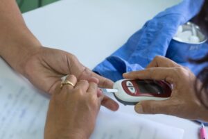 Projeto cria política de assistência integral a doenças crônicas no SUS