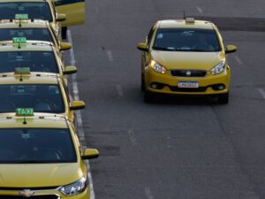 Nova lei prevê financiamento de veículos para motoristas de aplicativo e taxistas