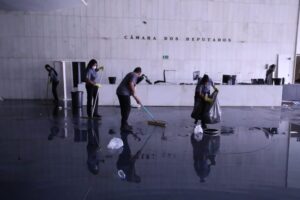 Projeto amplia reserva de vagas para mulheres em contratos públicos