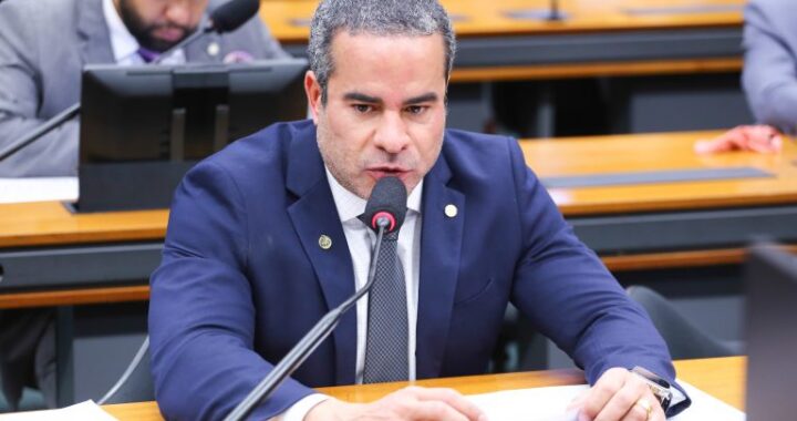 Projeto pune fraude por desconto indevido em folha de pagamento