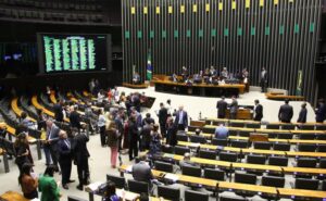 Câmara pode votar proposta que obriga SUS a aceitar exames da rede privada