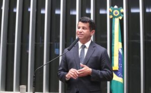 Câmara aprova MP que condiciona registro médico a exame de proficiência