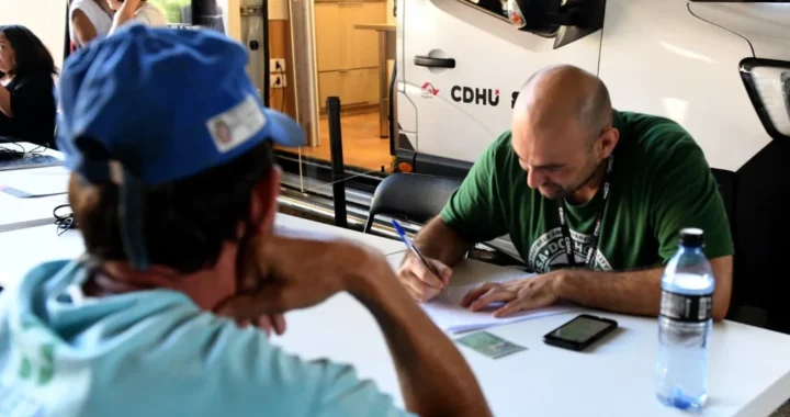Serviço Móvel da CDHU chega para atender mutuários em Carapicuíba